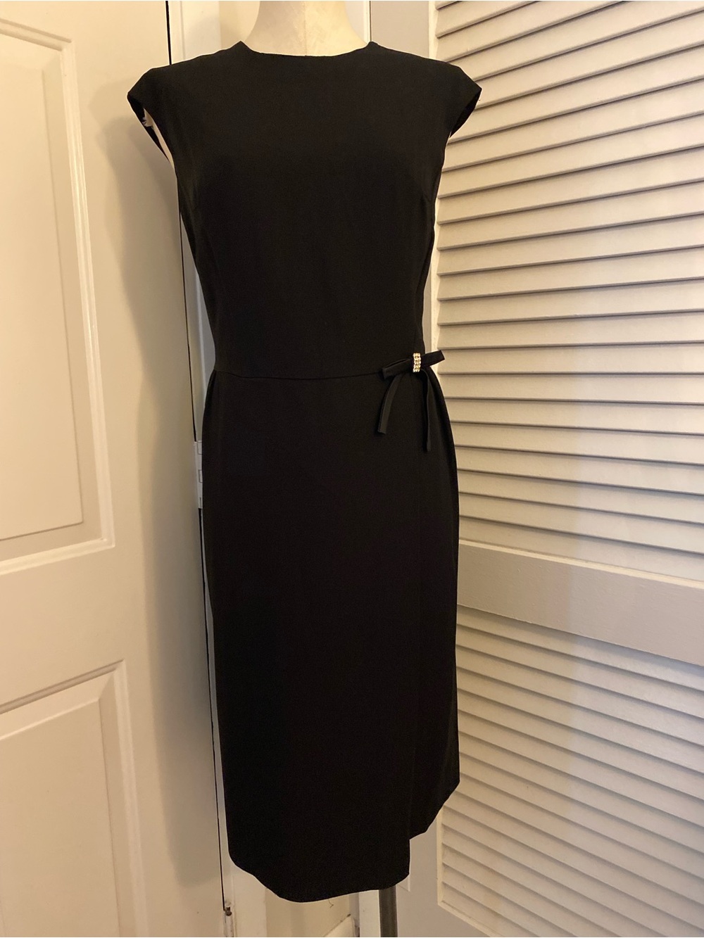 Vintage 50’s/60’s Classic Black Sheath Dress w/ Side Rhinestone Bow- Size 18 1/2